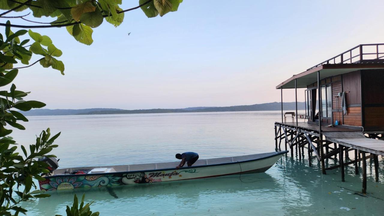 Terimakasih Homestay Pulau Mansuar Exterior photo