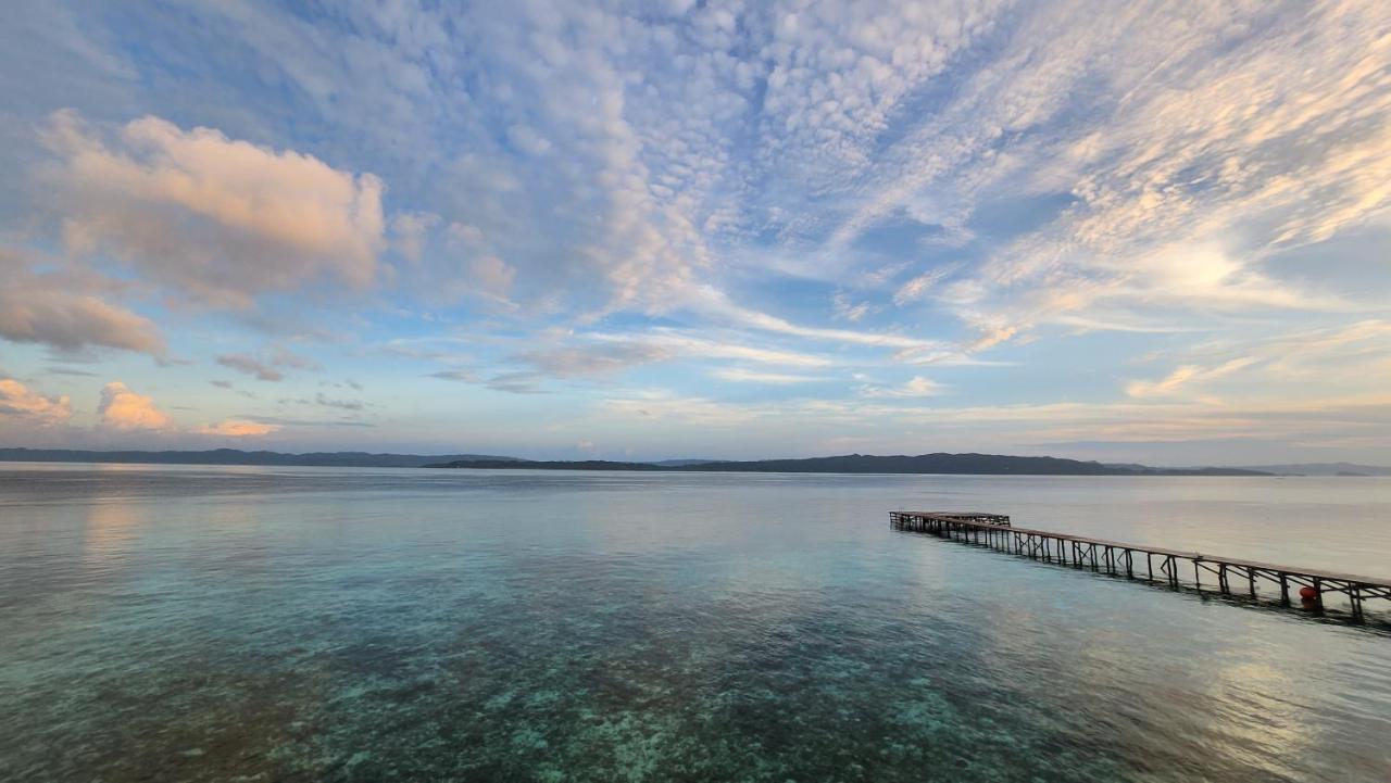 Terimakasih Homestay Pulau Mansuar Exterior photo